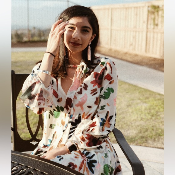 Alice + Olivia Moran Tiered Floral A-Line Dress - Picture 5 of 10